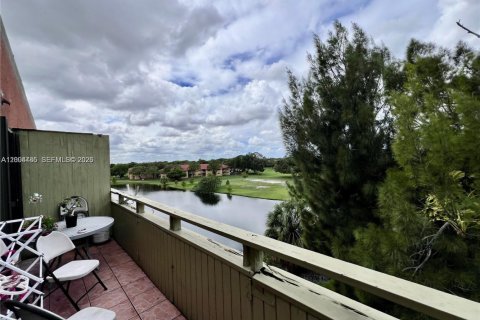 Copropriété à vendre à Hialeah, Floride: 1 chambre, 61.32 m2 № 2068206 - photo 11