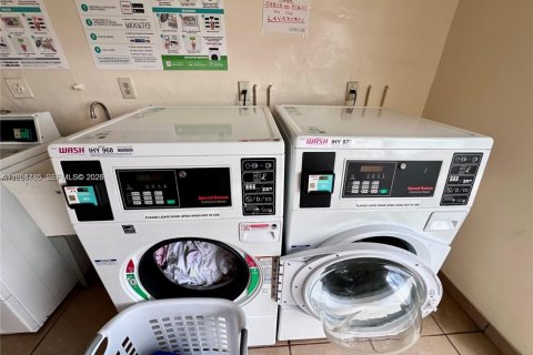 Copropriété à vendre à Hialeah, Floride: 1 chambre, 61.32 m2 № 2068206 - photo 23