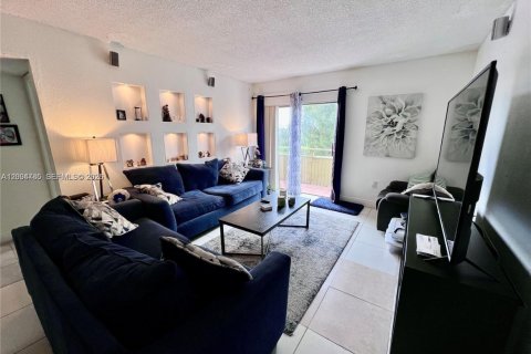 Copropriété à vendre à Hialeah, Floride: 1 chambre, 61.32 m2 № 2068206 - photo 16