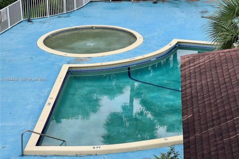 Copropriété à vendre à Hialeah, Floride: 1 chambre, 61.32 m2 № 2068206 - photo 24