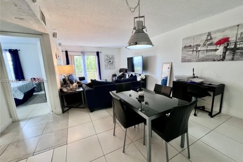 Copropriété à vendre à Hialeah, Floride: 1 chambre, 61.32 m2 № 2068206 - photo 14