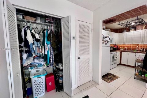 Copropriété à vendre à Hialeah, Floride: 1 chambre, 61.32 m2 № 2068206 - photo 17