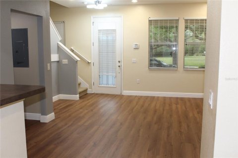 Touwnhouse à louer à Windermere, Floride: 2 chambres, 112.78 m2 № 2101664 - photo 3