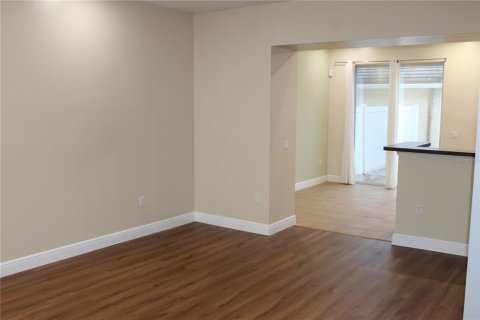 Touwnhouse à louer à Windermere, Floride: 2 chambres, 112.78 m2 № 2101664 - photo 4