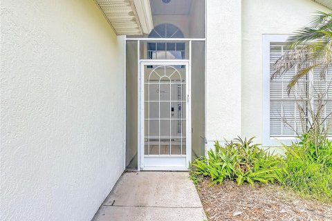 Villa ou maison à vendre à Davenport, Floride: 4 chambres, 196.77 m2 № 2310440 - photo 4