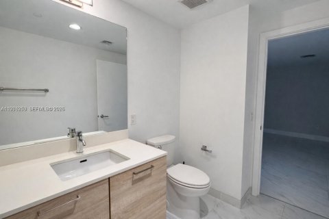 Condo in North Miami Beach, Florida, 1 bedroom  № 2040458 - photo 19