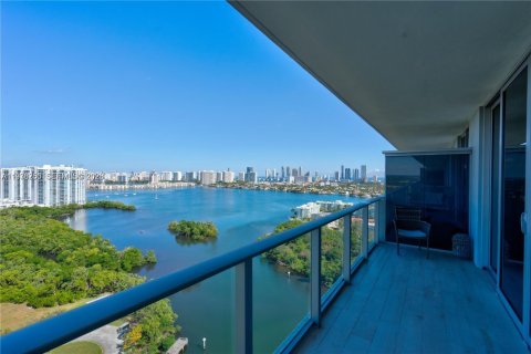 Condo in North Miami Beach, Florida, 1 bedroom  № 2040458 - photo 15