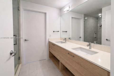 Condo in North Miami Beach, Florida, 1 bedroom  № 2040458 - photo 14