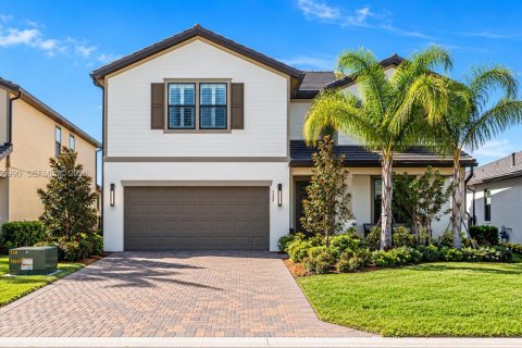 House in Port St. Lucie, Florida 5 bedrooms, 265.79 sq.m. № 2422166 - photo 21
