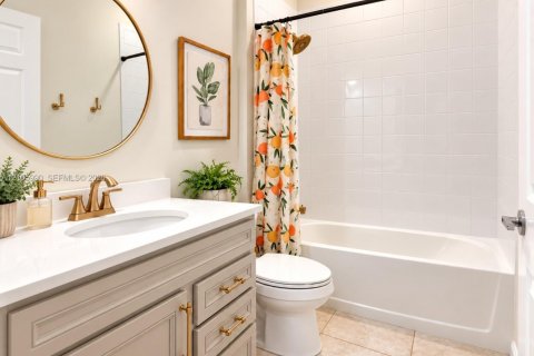 House in Port St. Lucie, Florida 5 bedrooms, 265.79 sq.m. № 2422166 - photo 9