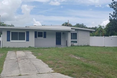 House in Sanford, Florida 4 bedrooms, 119.66 sq.m. № 2203200