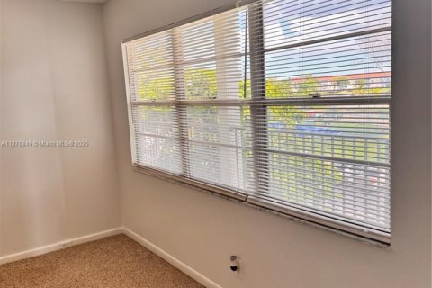 Condo in Pembroke Pines, Florida, 1 bedroom  № 1923744 - photo 10