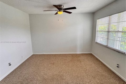 Condo in Pembroke Pines, Florida, 1 bedroom  № 1923744 - photo 12