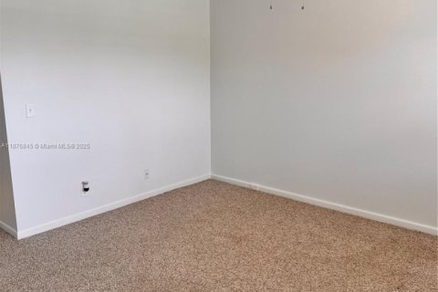 Condo in Pembroke Pines, Florida, 1 bedroom  № 1923744 - photo 9