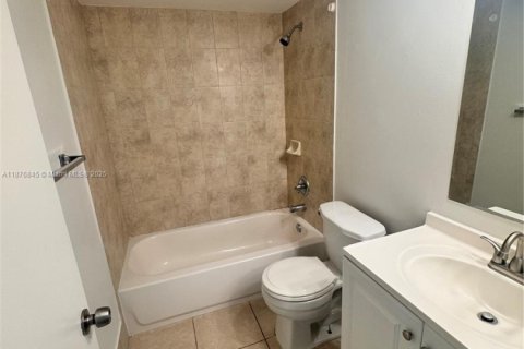 Condo in Pembroke Pines, Florida, 1 bedroom  № 1923744 - photo 6