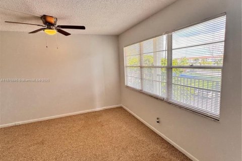 Condo in Pembroke Pines, Florida, 1 bedroom  № 1923744 - photo 11