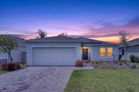 House in Edgewater, Florida 3 bedrooms, 140.1 sq.m. № 2199172