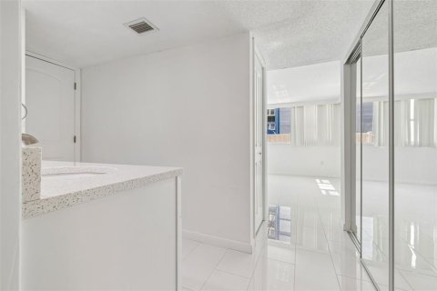 Copropriété à louer à Treasure Island, Floride: 1 chambre, 82.22 m2 № 2349861 - photo 23