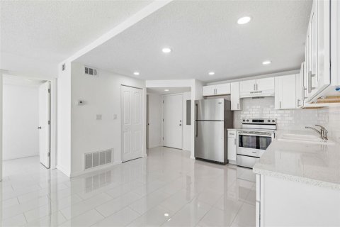 Copropriété à louer à Treasure Island, Floride: 1 chambre, 82.22 m2 № 2349861 - photo 14