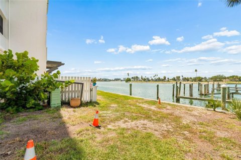 Copropriété à louer à Treasure Island, Floride: 1 chambre, 82.22 m2 № 2349861 - photo 28