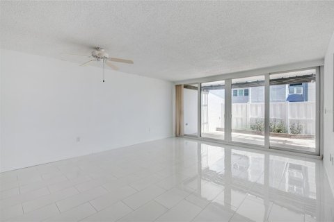 Copropriété à louer à Treasure Island, Floride: 1 chambre, 82.22 m2 № 2349861 - photo 8