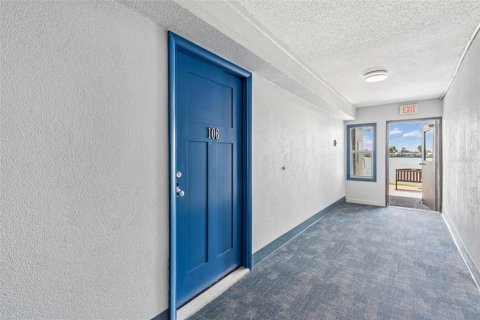 Copropriété à louer à Treasure Island, Floride: 1 chambre, 82.22 m2 № 2349861 - photo 4