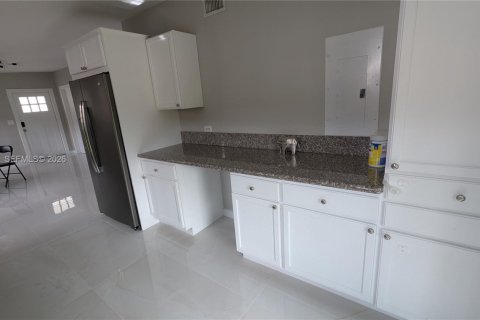 Casa en venta en Hollywood, Florida, 2 dormitorios, 82.13 m2 № 2000438 - foto 15