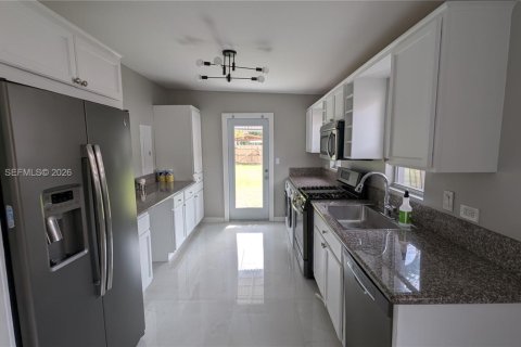 Casa en venta en Hollywood, Florida, 2 dormitorios, 82.13 m2 № 2000438 - foto 13