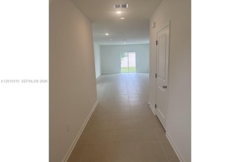 Casa en alquiler en Davenport, Florida, 6 dormitorios, 228.82 m2 № 2076071 - foto 24