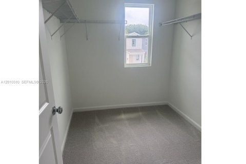 Casa en alquiler en Davenport, Florida, 6 dormitorios, 228.82 m2 № 2076071 - foto 11