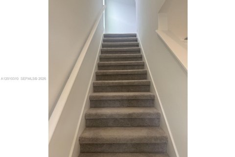 Casa en alquiler en Davenport, Florida, 6 dormitorios, 228.82 m2 № 2076071 - foto 16