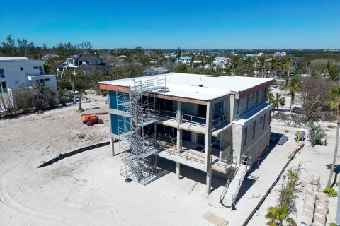 House in Longboat Key, Florida 4 bedrooms, 614.64 sq.m. № 1447217 - photo 11