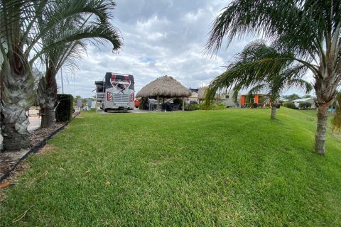 Terreno en venta en Polk City, Florida № 2218159 - foto 17