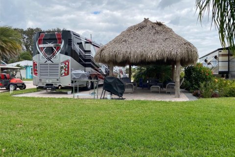 Terreno en venta en Polk City, Florida № 2218159 - foto 15