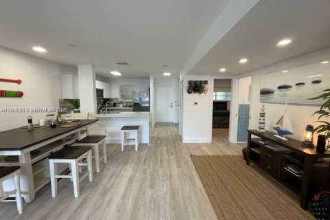 Apartment in North Miami Beach, Florida 2 bedrooms, 90.12 sq.m. № 1990799 - photo 13