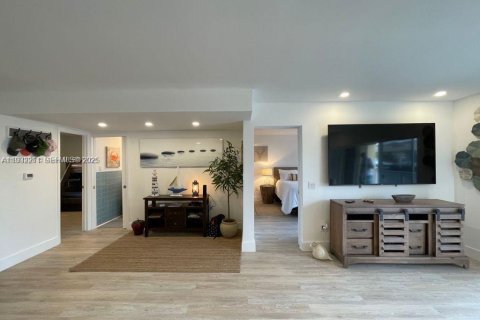 Apartment in North Miami Beach, Florida 2 bedrooms, 90.12 sq.m. № 1990799 - photo 4