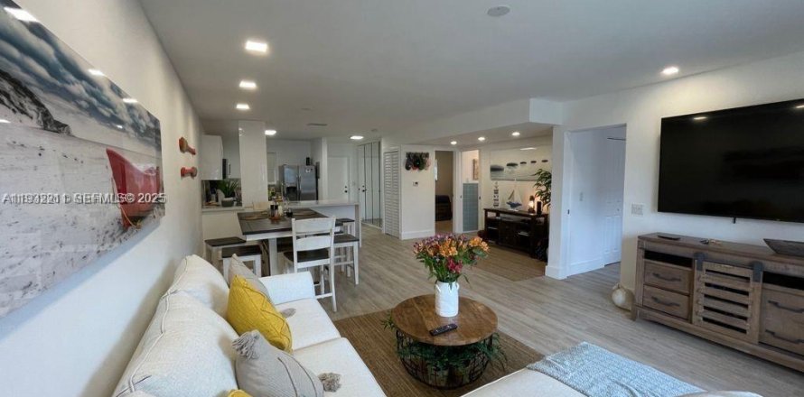 Apartment in North Miami Beach, Florida 2 bedrooms, 90.12 sq.m. № 1990799