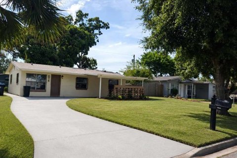 House in Orlando, Florida 3 bedrooms, 92.9 sq.m. № 2324569