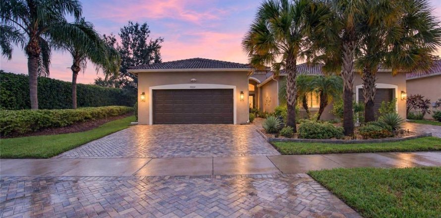 House in Wimauma, Florida 3 bedrooms, 243.68 sq.m. № 2410630