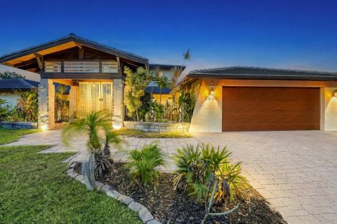 Villa ou maison à vendre à Sarasota, Floride: 4 chambres, 259.2 m2 № 2098533 - photo 2