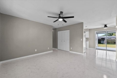 House in Bartow, Florida 3 bedrooms, 93.83 sq.m. № 1869239 - photo 12