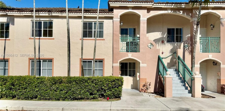 Condo in Pembroke Pines, Florida, 2 bedrooms  № 2059623