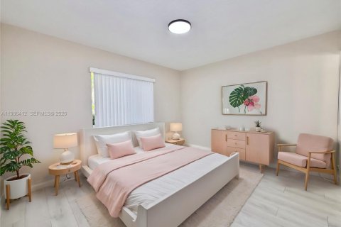 Condo in Pembroke Pines, Florida, 2 bedrooms  № 2059623 - photo 14