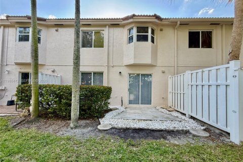 Condo in Pembroke Pines, Florida, 2 bedrooms  № 2059623 - photo 19