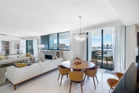 Condo in Sunny Isles Beach, Florida, 4 bedrooms  № 1864528 - photo 21