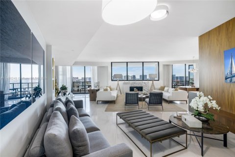 Condo in Sunny Isles Beach, Florida, 4 bedrooms  № 1864528 - photo 25