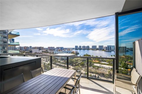 Condo in Sunny Isles Beach, Florida, 4 bedrooms  № 1864528 - photo 9