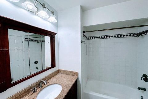 Condominio en alquiler en Fort Lauderdale, Florida, 1 dormitorio, 63.64 m2 № 1949263 - foto 12