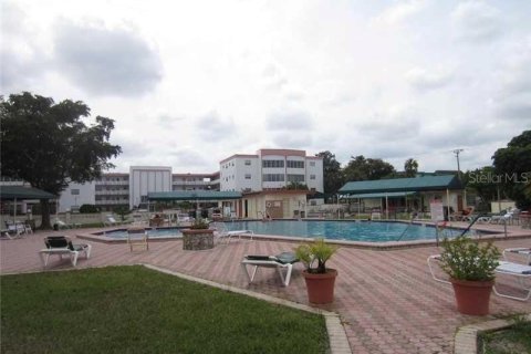 Снять в аренду кондоминиум в Форт-Лодердейл, Флорида 3 комнаты, 100.71м2, № 2095821 - фото 11