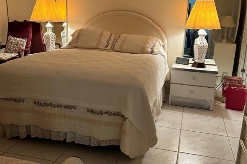 Снять в аренду кондоминиум в Форт-Лодердейл, Флорида 3 комнаты, 100.71м2, № 2095821 - фото 5